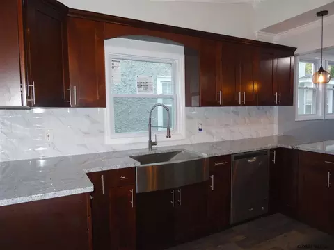 719 Decamp Ave, Schenectady, NY 12309 photo 23