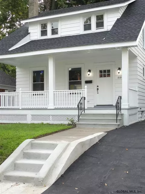 719 Decamp Ave, Schenectady, NY 12309 photo 3