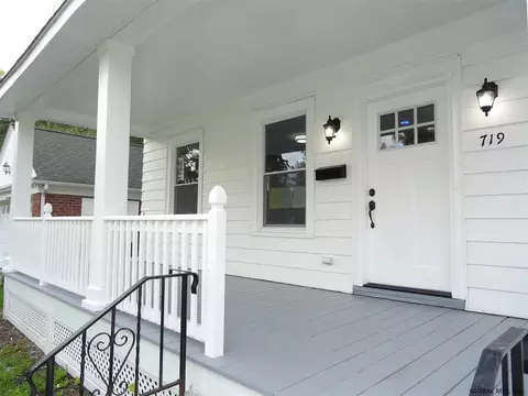 719 Decamp Ave, Schenectady, NY 12309 photo 4