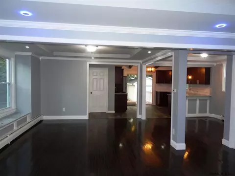 719 Decamp Ave, Schenectady, NY 12309 photo 11