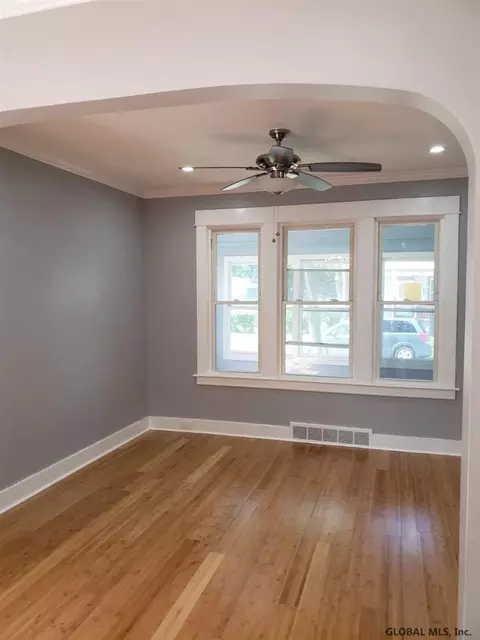 24 Wilson Ave, Schenectady, NY 12304 photo 9