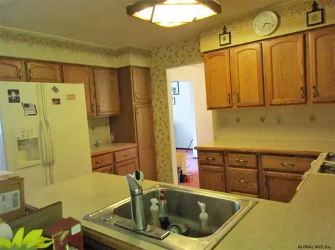 1907 Evva Dr, Schenectady, NY 12303 photo 14
