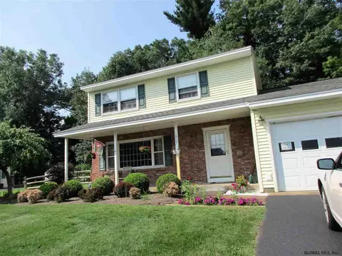 1907 Evva Dr, Schenectady, NY 12303 photo 2