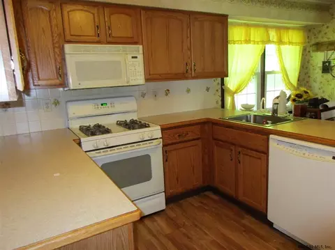 1907 Evva Dr, Schenectady, NY 12303 photo 12