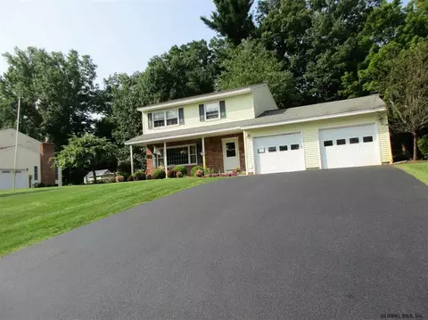 1907 Evva Dr, Schenectady, NY 12303 photo 5