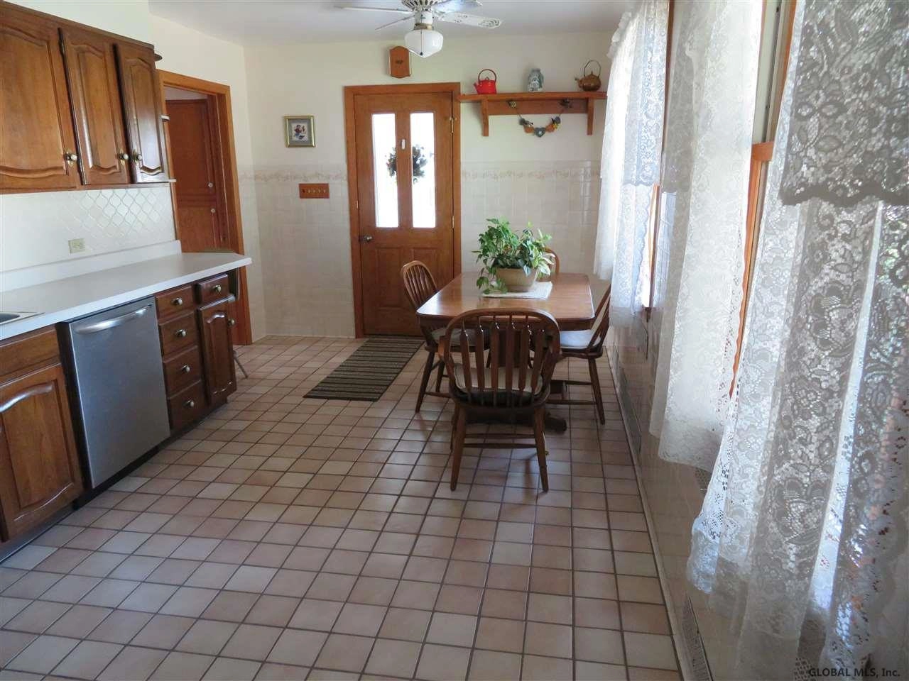 1085 Roberta Rd, Schenectady, NY 12303 photo 10