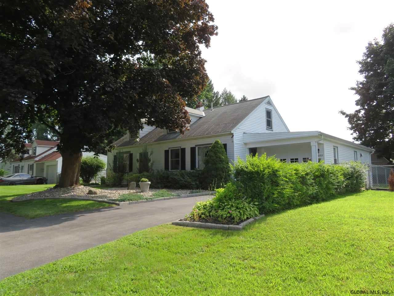 1085 Roberta Rd, Schenectady, NY 12303 photo 1