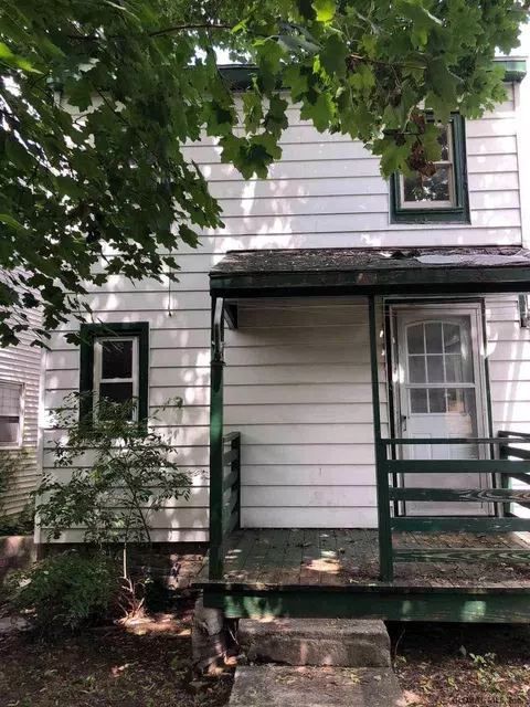 1021 Eastern Ave, Schenectady, NY 12308 photo 3