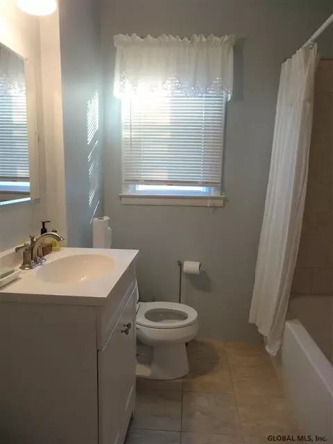 140 Clement Ave, Schenectady, NY 12304 photo 11