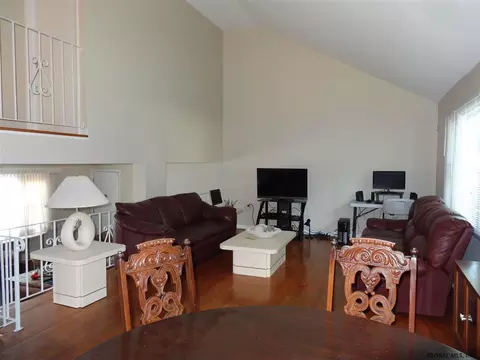 140 Clement Ave, Schenectady, NY 12304 photo 8