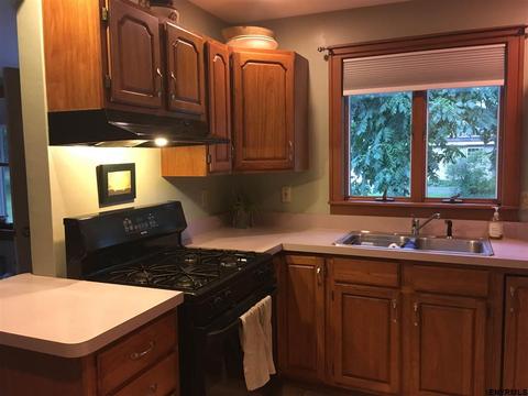 18 Gleason Rd, Schenectady, NY 12302 photo 10