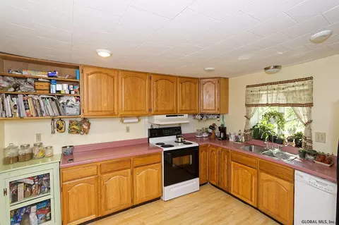 199 Delevan Rd, Eagle Bridge, NY 12057 photo 9