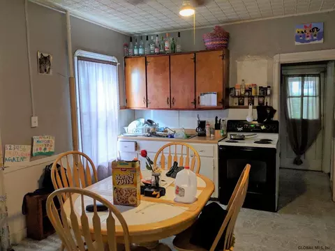 258 Cherry St, Schenectady, NY 12306 photo 2