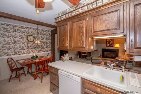 771 Peter Rd, Schenectady, NY 12303 photo 11