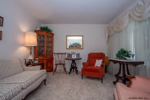 771 Peter Rd, Schenectady, NY 12303 photo 8