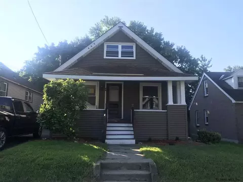 42 Jackson Ave, Schenectady, NY 12304 photo 2