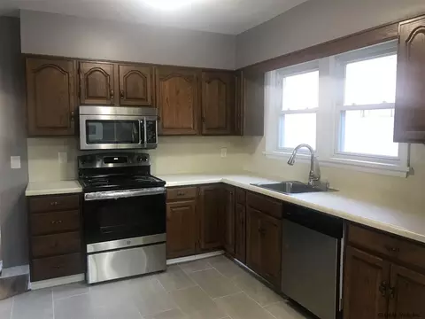 42 Jackson Ave, Schenectady, NY 12304 photo 12