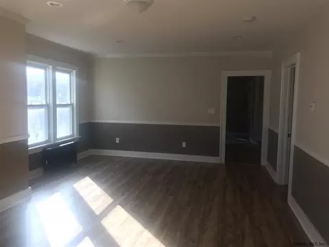 42 Jackson Ave, Schenectady, NY 12304 photo 9