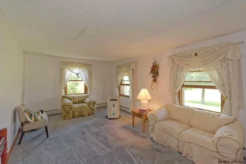 12 Gleneagles Blvd, Ballston Lake, NY 12019 photo 2