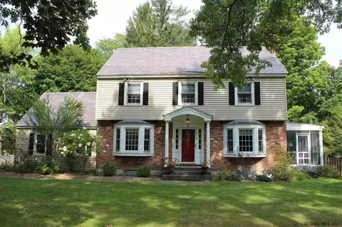 8 Westover Rd, Slingerlands, NY 12159 photo 1