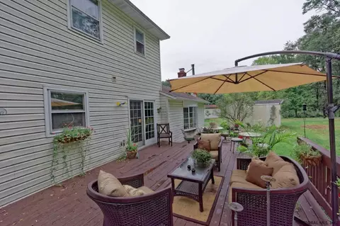 2024 Oak Tree Ln, Schenectady, NY 12303 photo 11