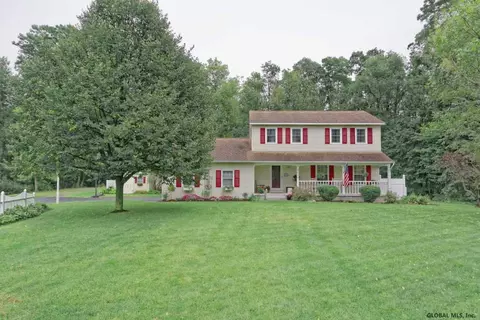 2024 Oak Tree Ln, Schenectady, NY 12303 photo 1