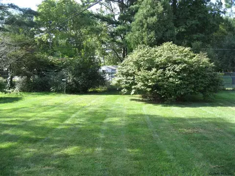 17 Bartlett Ln, Delmar, NY 12054 photo 4