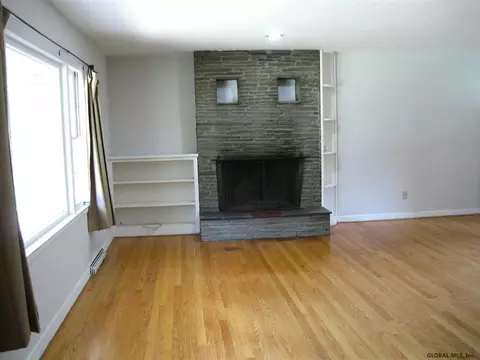 17 Bartlett Ln, Delmar, NY 12054 photo 5