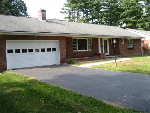 17 Bartlett Ln, Delmar, NY 12054 photo 1