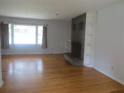 17 Bartlett Ln, Delmar, NY 12054 photo 7