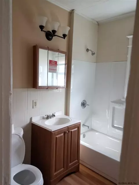 809 Locust Ave, Schenectady, NY 12307 photo 8