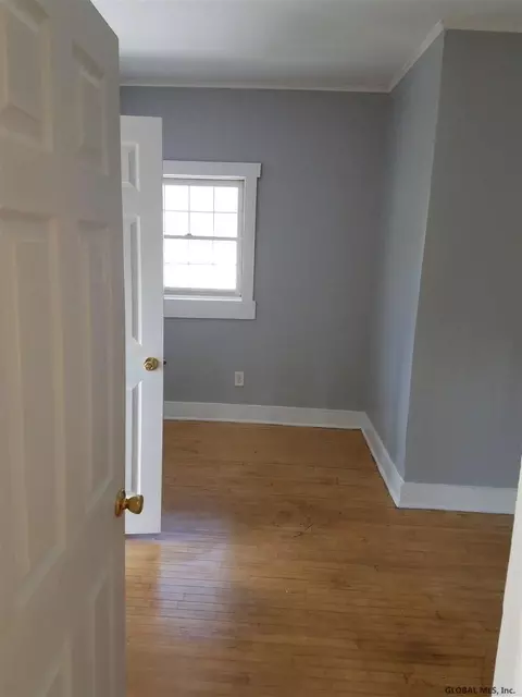 809 Locust Ave, Schenectady, NY 12307 photo 4