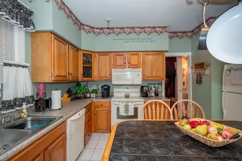 222 Marriott Ave, Schenectady, NY 12304 photo 14