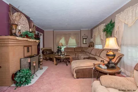 222 Marriott Ave, Schenectady, NY 12304 photo 6