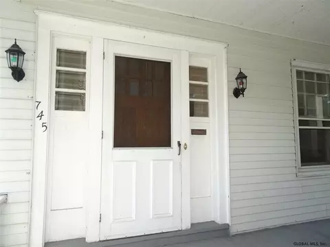 745 Decamp Ave, Schenectady, NY 12309 photo 5