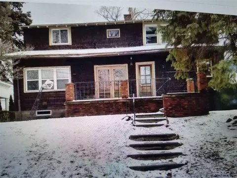 1802 Hamburg St, Schenectady, NY 12303 photo 2