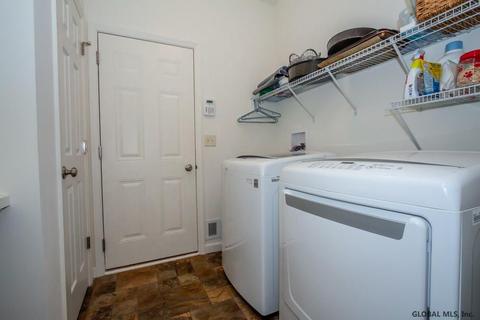 82 Sheldon Dr, Mechanicville, NY 12118 photo 20