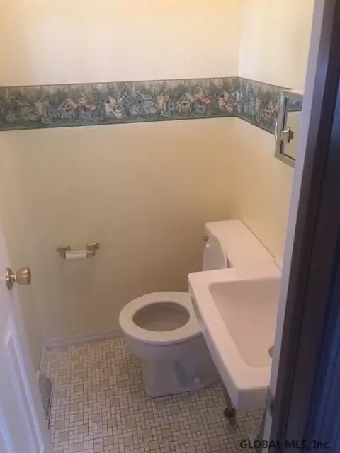 1109 Coplon Ave, Schenectady, NY 12309 photo 11
