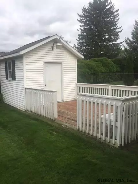 1109 Coplon Ave, Schenectady, NY 12309 photo 3