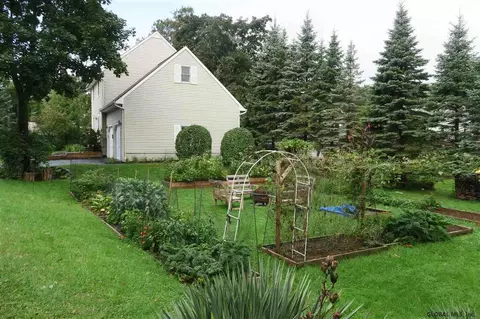 75 Orchard St, Delmar, NY 12054 photo 31