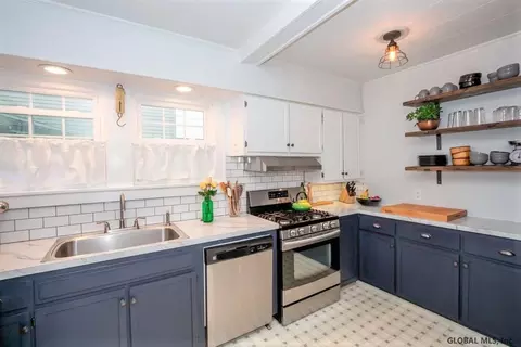 1237 Baker Ave, Schenectady, NY 12309 photo 10