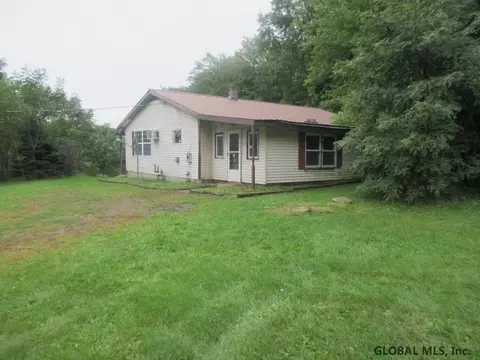 27 Safford Rd, Argyle, NY 12809 photo 4