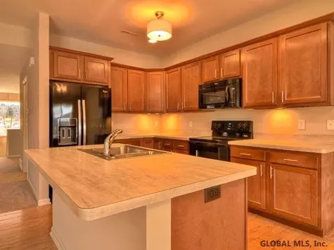 503 Grayson Pl, Schenectady, NY 12309 photo 1