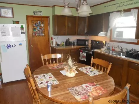 70 Spring St, Cambridge, NY 12816 photo 4