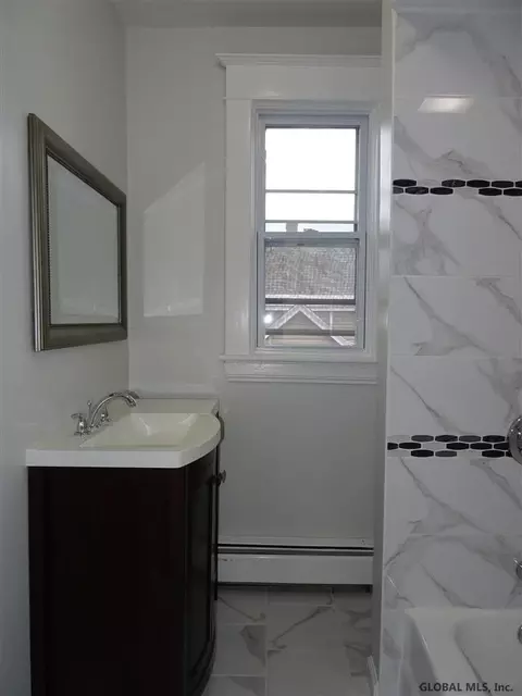 226 Cherry St, Schenectady, NY 12306 photo 29