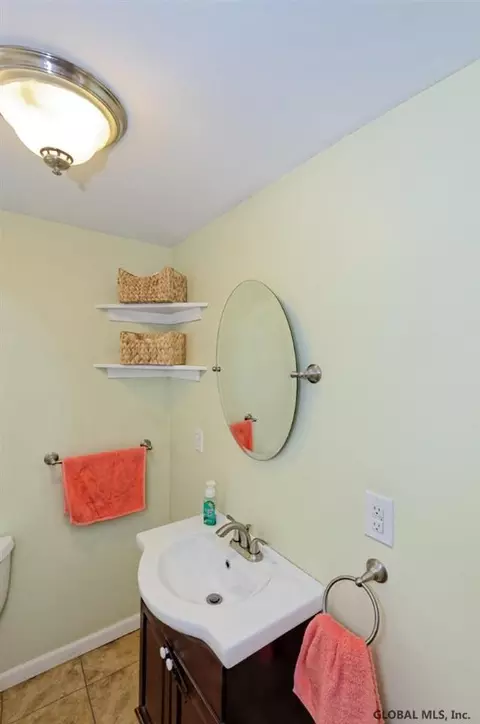 1019 Dean St, Schenectady, NY 12309 photo 13
