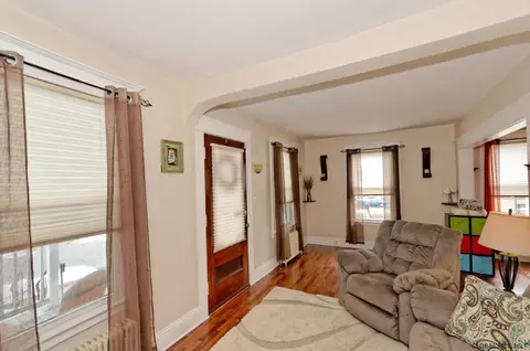 1019 Dean St, Schenectady, NY 12309 photo 9