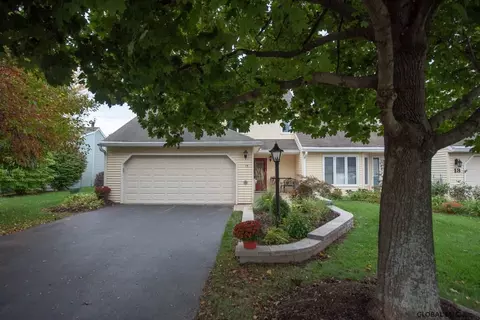 15 Constitution Dr, Glenmont, NY 12077 photo 1