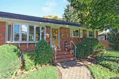 4 Havenbrook Dr, Schenectady, NY 12302 photo 2