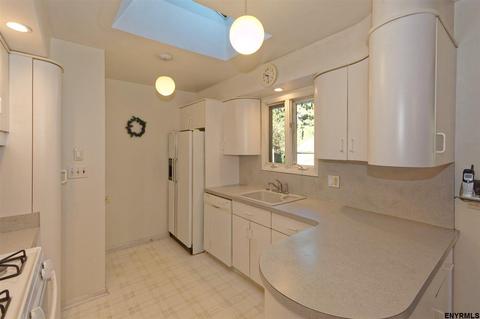 4 Havenbrook Dr, Schenectady, NY 12302 photo 9